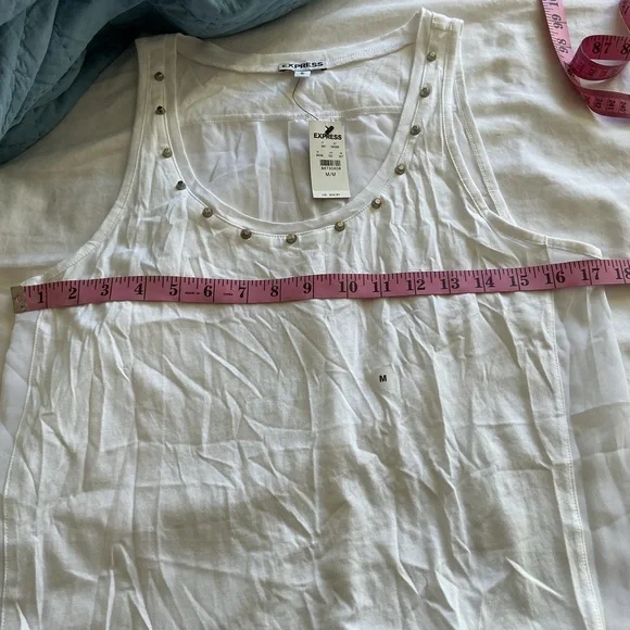 NWT Express White Sleeveless Studded Neck Sheer Back High Low Top Size Medium - Picture 6 of 8